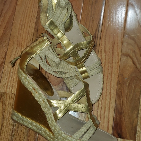 SHARP! BRAND NEW NINE WEST WEDGES - Women Size: 11 - $30 - Picture 6 of 8